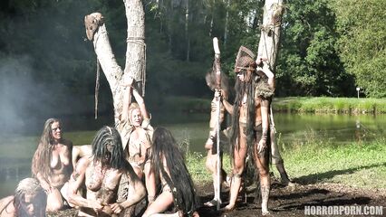 Групповая секс оргия с плененными туристами в диком племени Амазонки