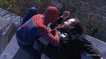 Супермен против человека-паука: пародия с переводом