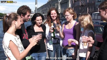 Русская групповая пьяная студенческая секс оргия