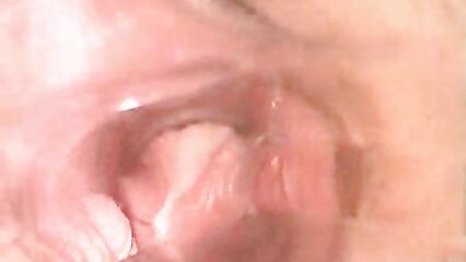 Клиторный оргазм изнутри крупным планом