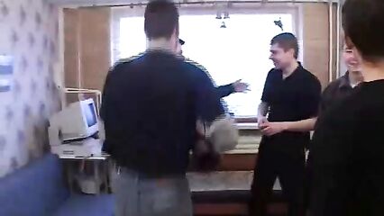 Групповое русское порно молодых парней со старушкой