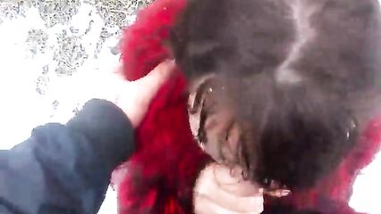 Зимой в парке Аленка сделала минет