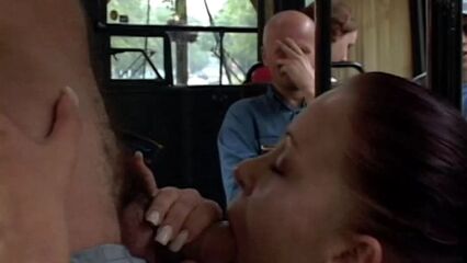 Публичное русское порно в городском автобусе