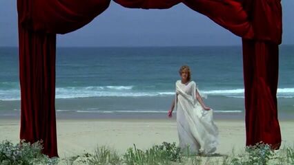 Прекрасная пленница | La belle captive (1982) эротический фильм