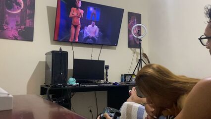 Подруга сосет член, пока я снимаю в GTA проститутку