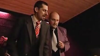 Бедненькие избитые попки до крови