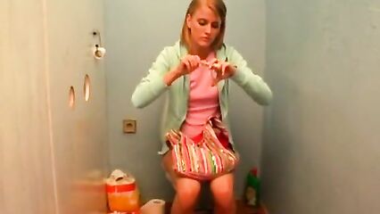 Секс в женском туалете