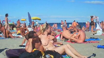 Групповые порно оргии нудистов на пляже: Секс в дюнах 7