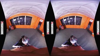 VR порно с двумя красочными красотками
