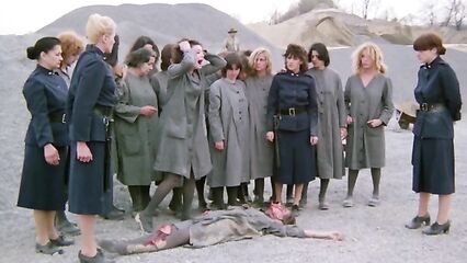 Эротический фильм Эммануэль: Насилие в женской тюрьме (с русским переводом)