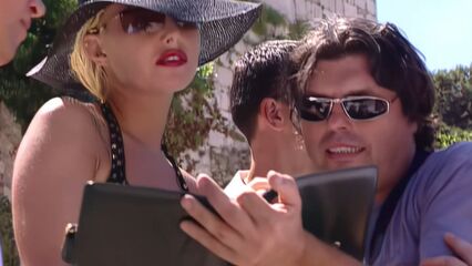 Сексуальные секреты папарацци — порно фильм с переводом