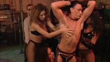 Молодежная вечеринка (немецкий порнофильм с русским переводом)