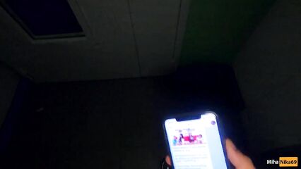 Молодая девушка отдалась раком в подъезде до спермы во рту