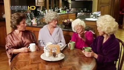 Полнометражное порно видео с заводными ненасытными старушками