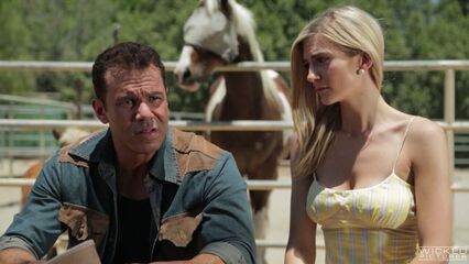 Холли… Будь готова | Holly… Would (порнофильм с русским переводом)