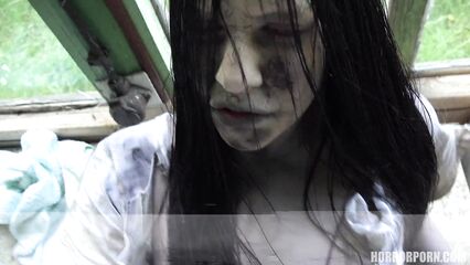 Девушка из колодца | The girl from the well (порно ужасы)