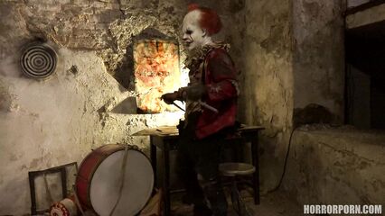 ОНО это клоун | IT is a clown (horrorporn, порно ужасы)