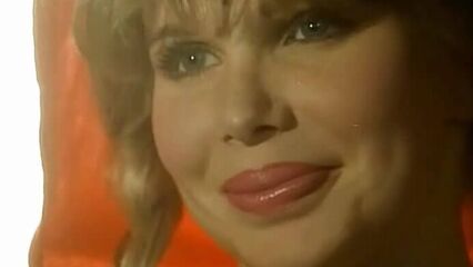 Эротические похождения красной шапочки (с переводом)