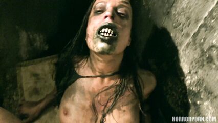 Порно ужасы: Зловещий проклятый мертвец в облике демона