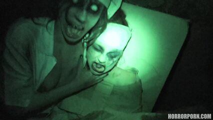 Порно ужасы: Больничные призраки в психбольнице