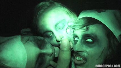 Порно ужасы: Больничные призраки в психбольнице