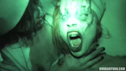 Порно ужасы: Больничные призраки в психбольнице