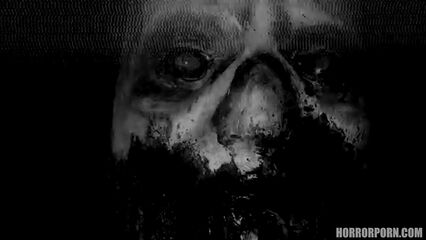 Экзорцист изгоняет дьявола с демонической красотки