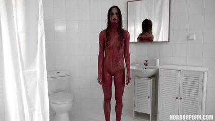 Кровавая фея высасывает из парня все соки — порно ужасы