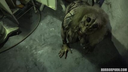 Женщина-паук спермопожирательница — порно ужастик +18