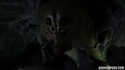 Женщина-паук спермопожирательница — порно ужастик +18