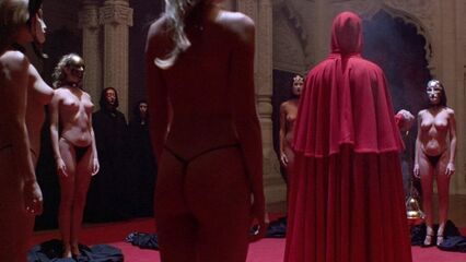 С широко закрытыми глазами — эротический фильм