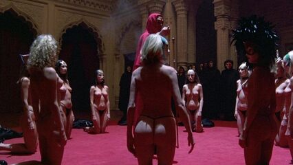 С широко закрытыми глазами — эротический фильм