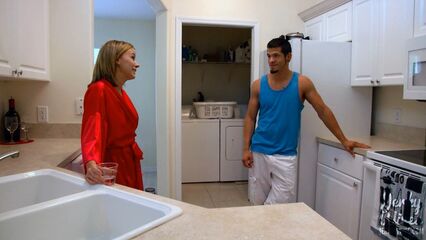 Пристин Эдж — Деньги на дополнительный обед для пасынка