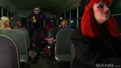 Бэтмен: Тёмная Ночь - Порно-пародия с русским переводом