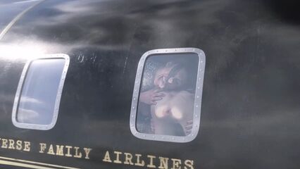 Извращенная семейка: Девственная студентка получила сперму