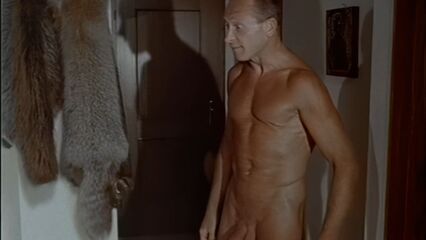 Дворец удовольствий Жозефины Мутценбахер, с переводом